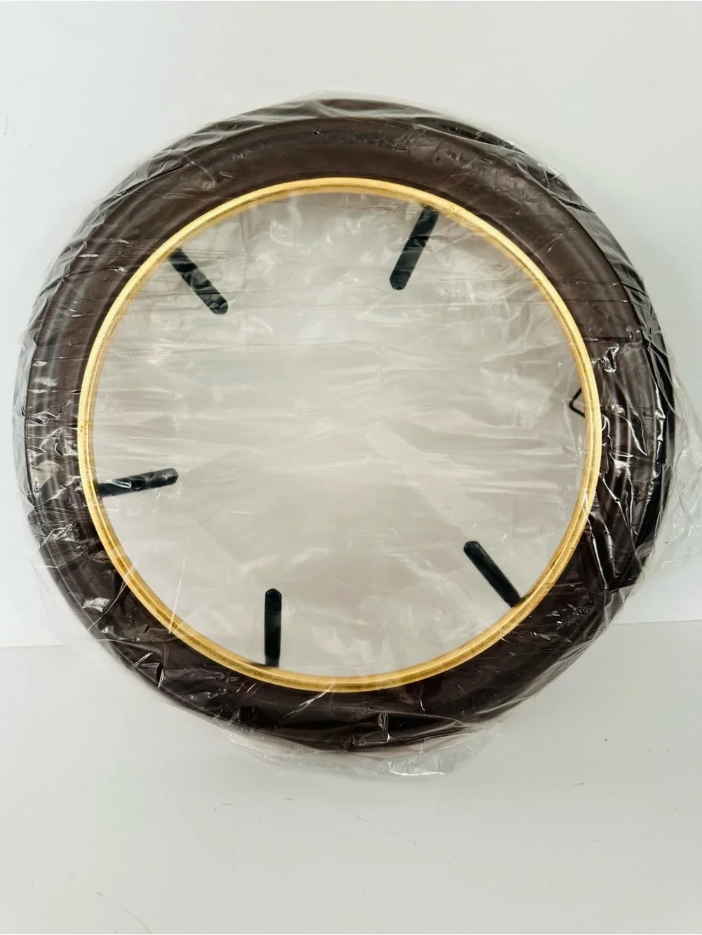 Van Hygan & Smythe wooden collector plate frame